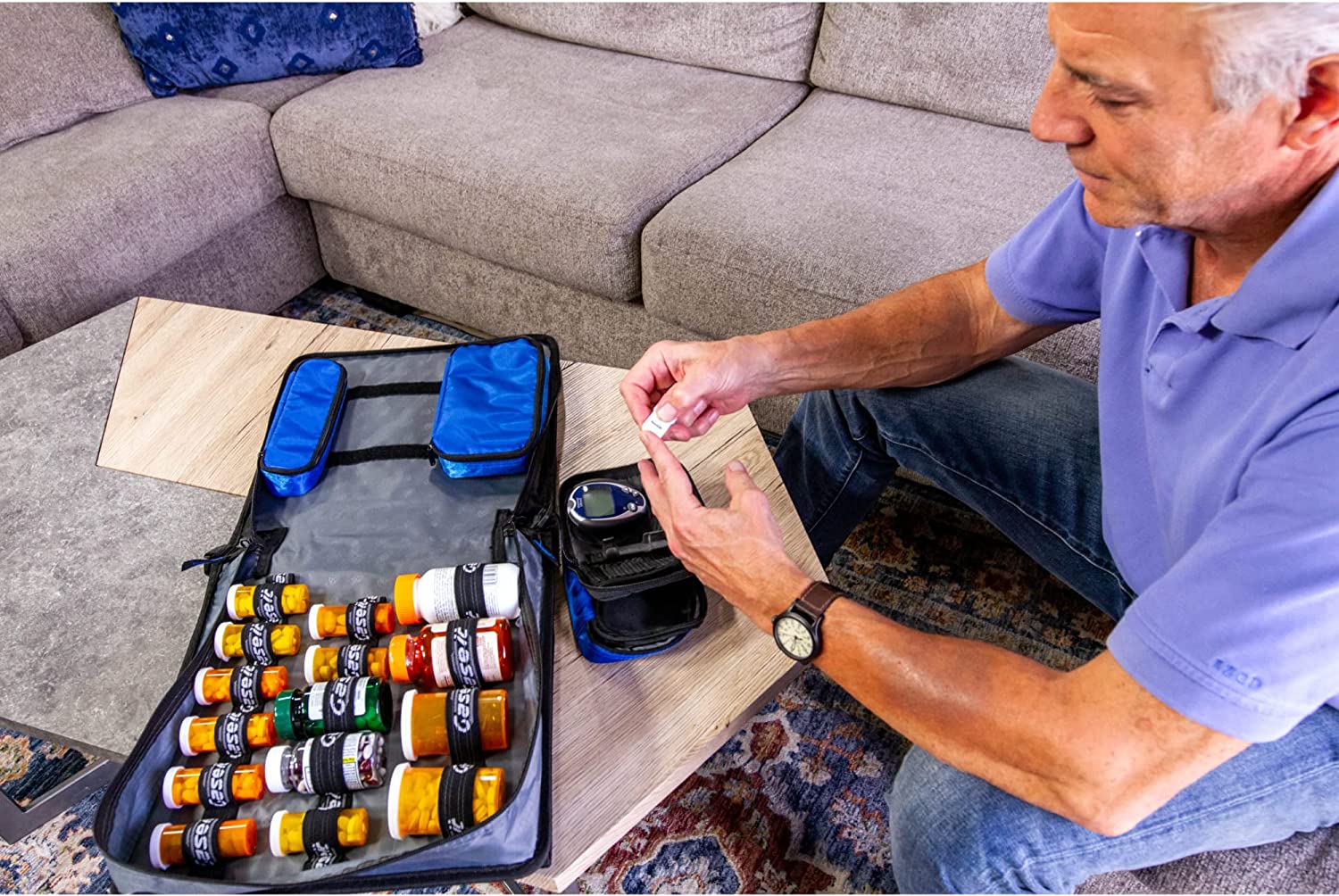 Large Insulated Medical Binder with Pill Organizer and 6-Pocket Folder image 27